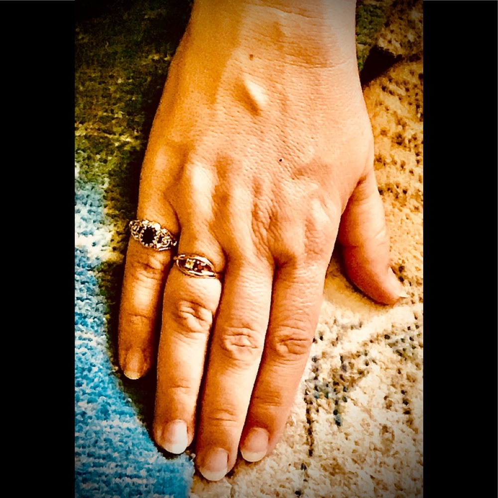 10K gold Vintage Art Deco ring with reddish stone